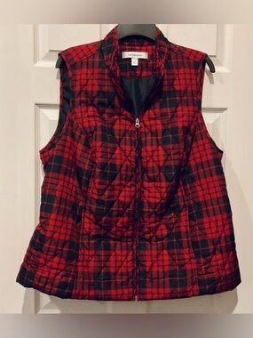 croft & barrow Red and Black Plaid Quilted Vest